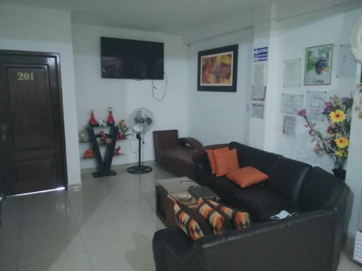Hospedaje Renzo Tarapoto Εξωτερικό φωτογραφία