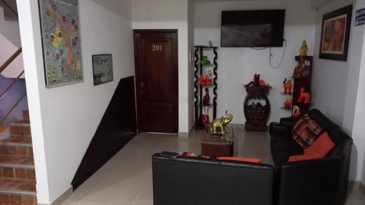 Hospedaje Renzo Tarapoto Εξωτερικό φωτογραφία